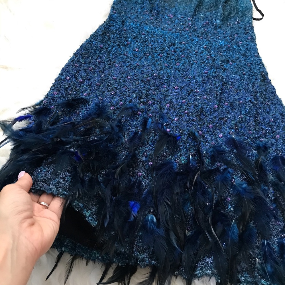 ELIE TAHARI ANABELLE EMBELLISHED FEATHER DRESS - Picture 4 of 8